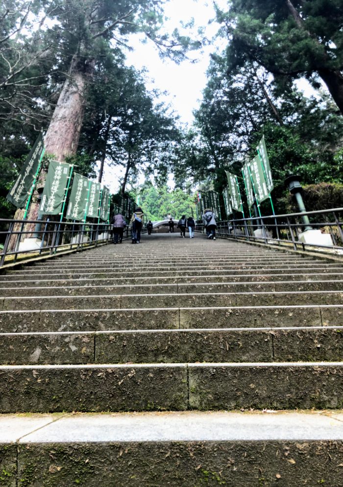 大雄山最乗寺の奥の院への急な階段