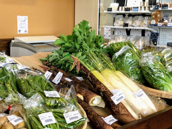 瀬戸屋敷 アトリエ hacco(地元産の新鮮野菜 売り場)