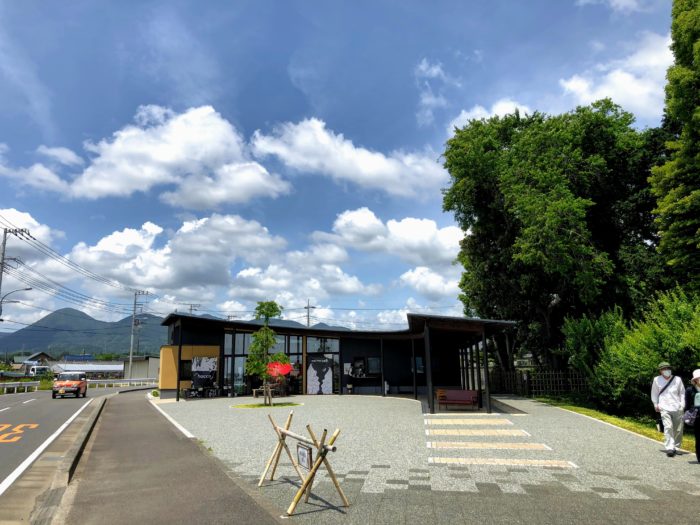 瀬戸屋敷の入り口とアトリエ hacco