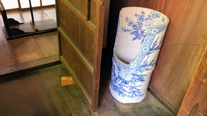 瀬戸屋敷 上便所