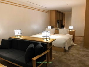 熱海パールスターホテルのツインベッド夜の雰囲気