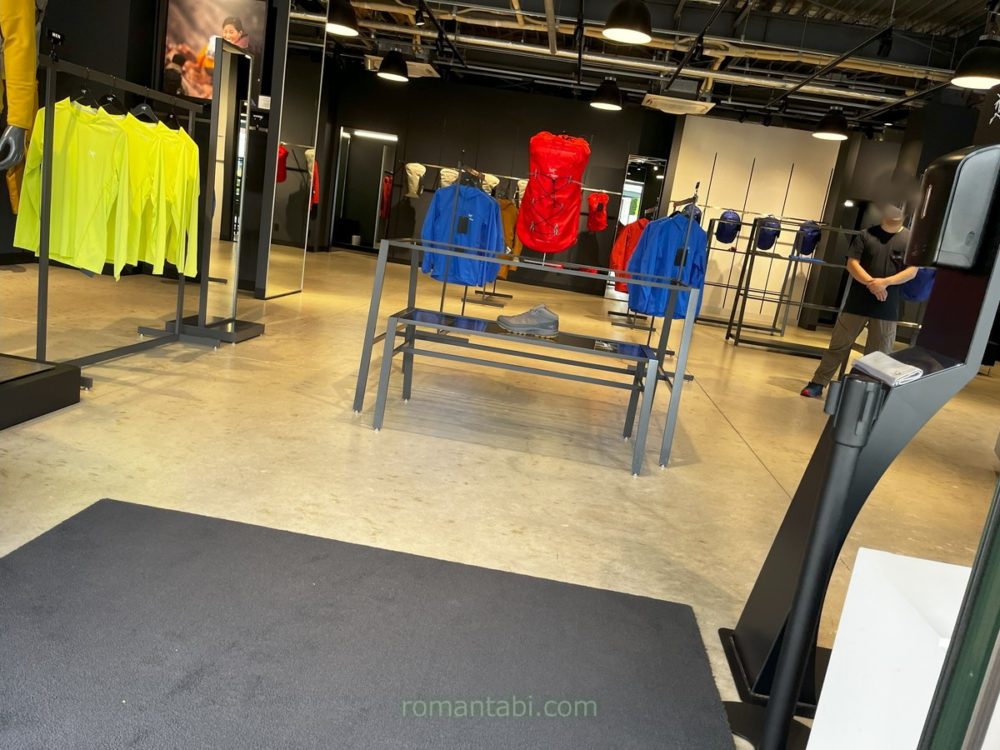 御殿場アウトレットのArc'teryx ( アークテリクス )店内