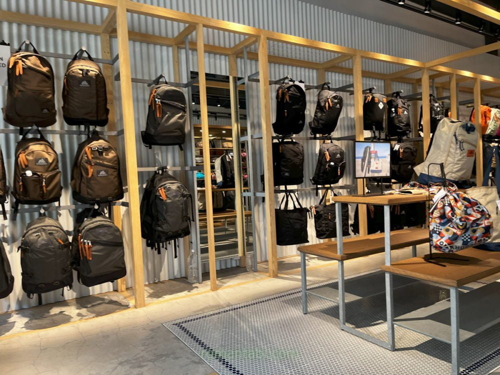 御殿場アウトレットのGregory ( グレゴリー )の店内