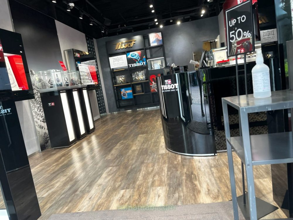 御殿場線アウトレットのTissot（ティソ）店内