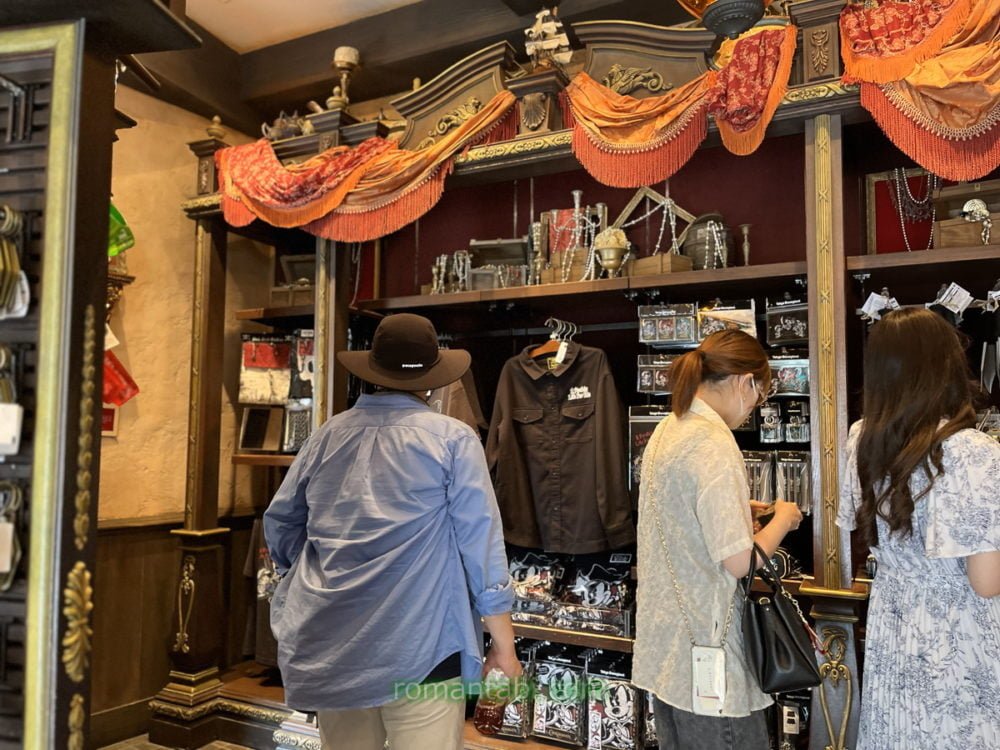 ディズニーランドのゴールデンガリオンの商品