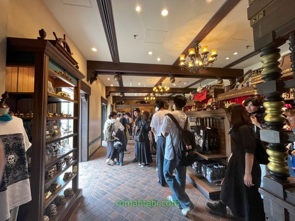 ディズニーランドのゴールデンガリオンの店内