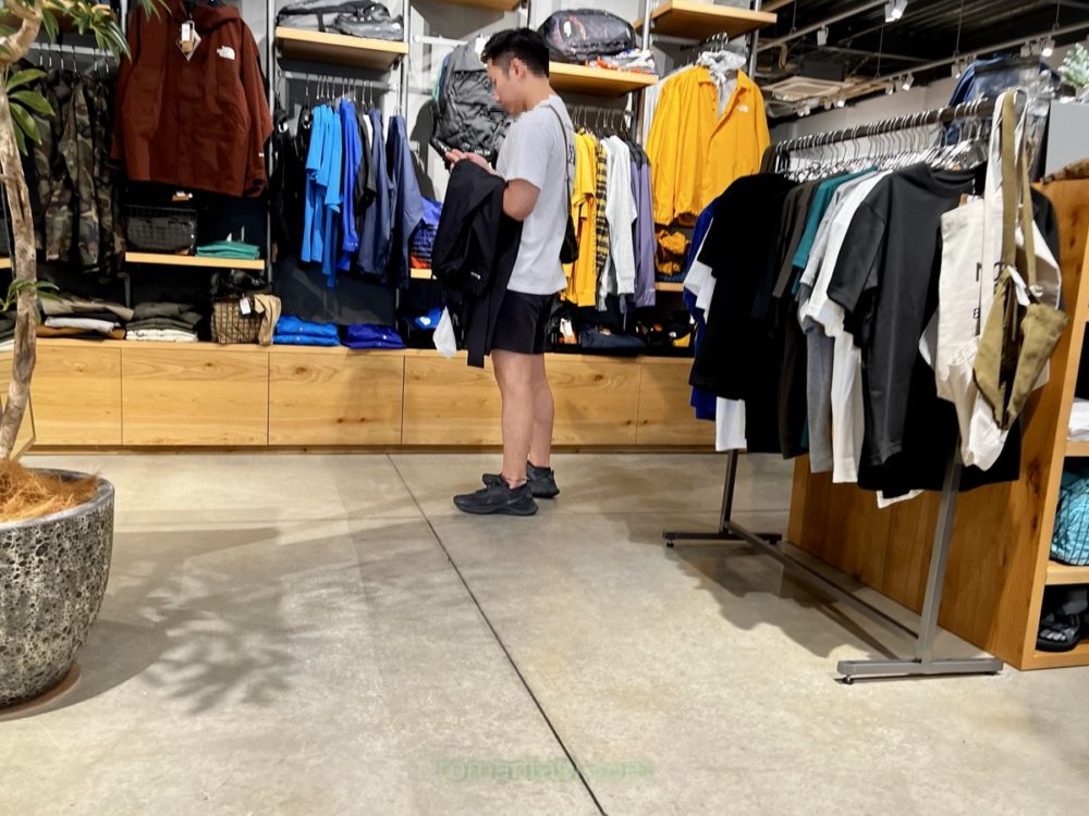 御殿場アウトレットのThe North Face ( ザノースフェイス )の店内