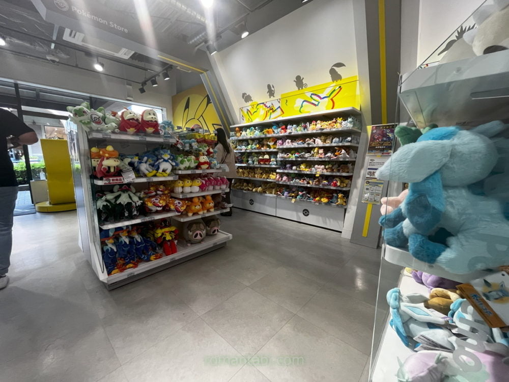 御殿場アウトレットのPokemon Store(ポケモンストア)のぬいぐるみ売り場