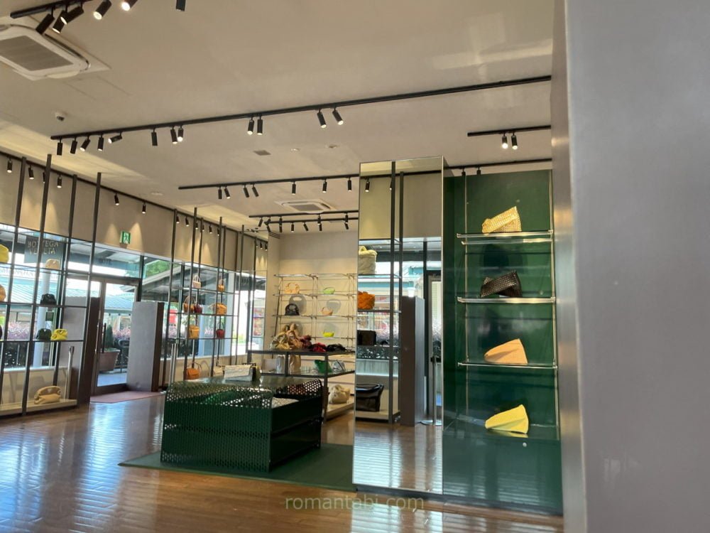 御殿場アウトレットのボッテガ・ヴェネタのバッグ