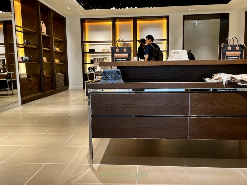 御殿場アウトレットのバーバリー店内
