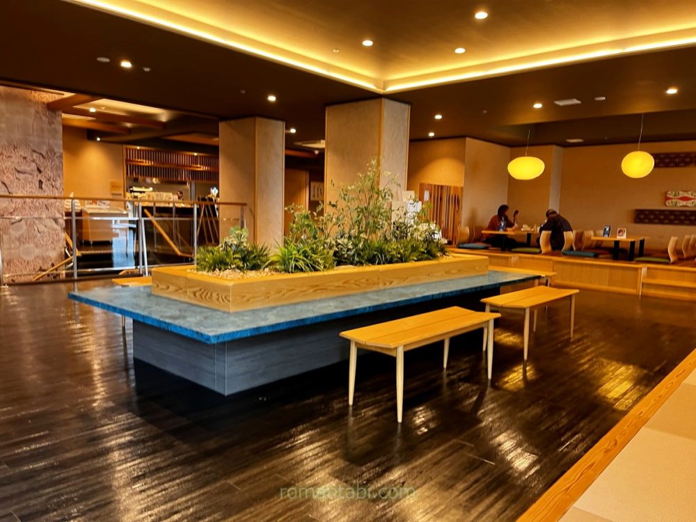 御殿場アウトレット「木の花の湯」ダイニング花衣