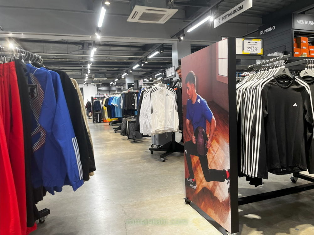 御殿場アウトレット・Adidas (アディダス)店内