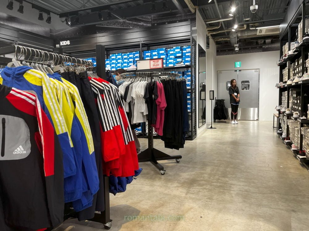 御殿場アウトレット・Adidas (アディダス)店内