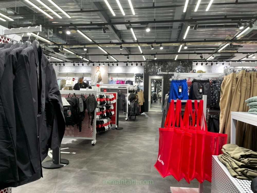 御殿場アウトレットのニューバランス店内