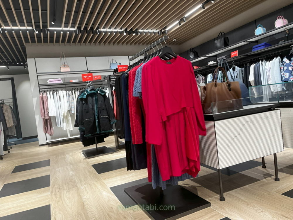 御殿場アウトレット・Armani (アルマーニ)店内