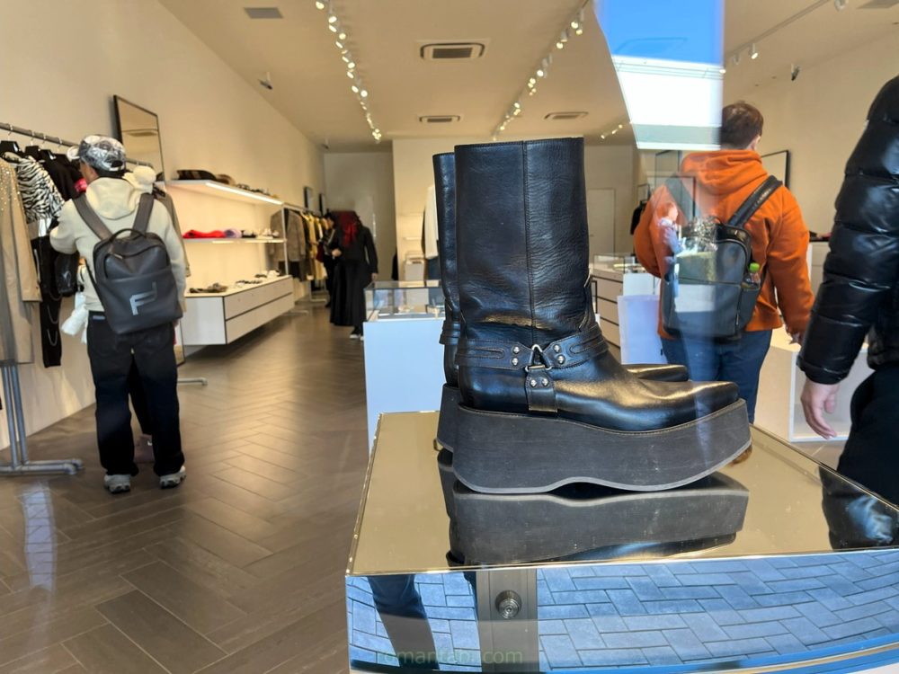 御殿場アウトレットのCeline (セリーヌ)ブーツ