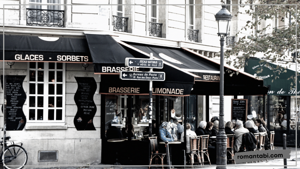パリのカフェ