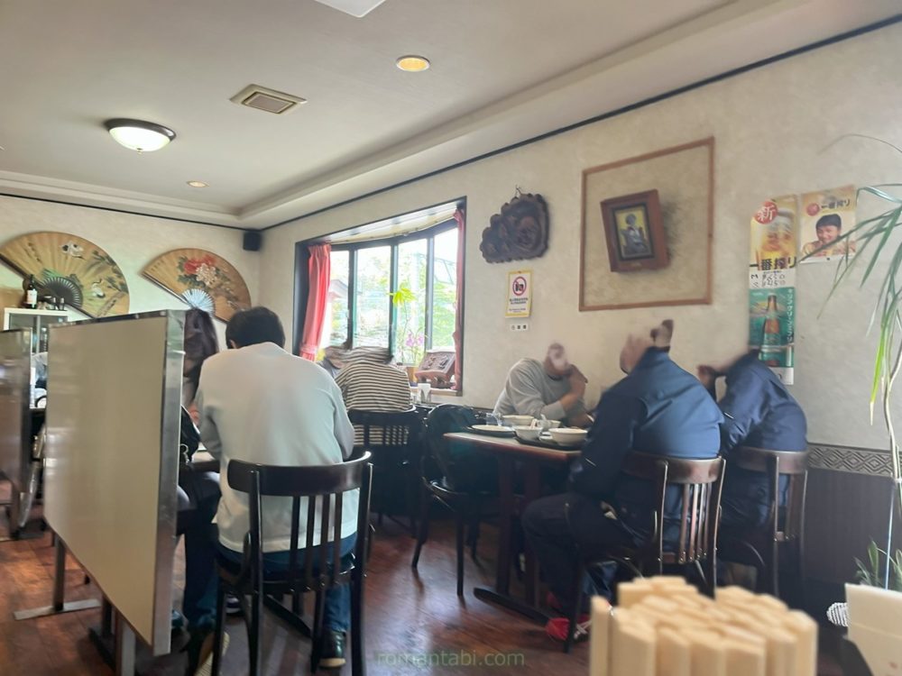 彫刻の森駅の香華の店内