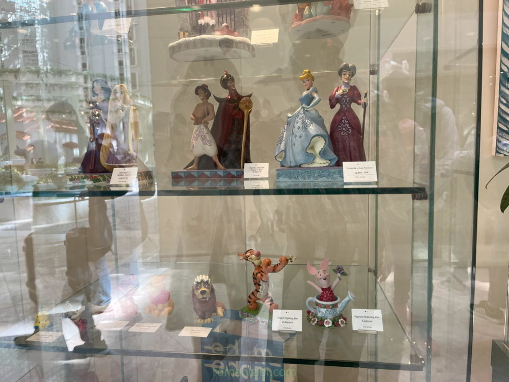 グランドニッコー東京ベイ舞浜のアートギャラリー エドムのディスプレイ