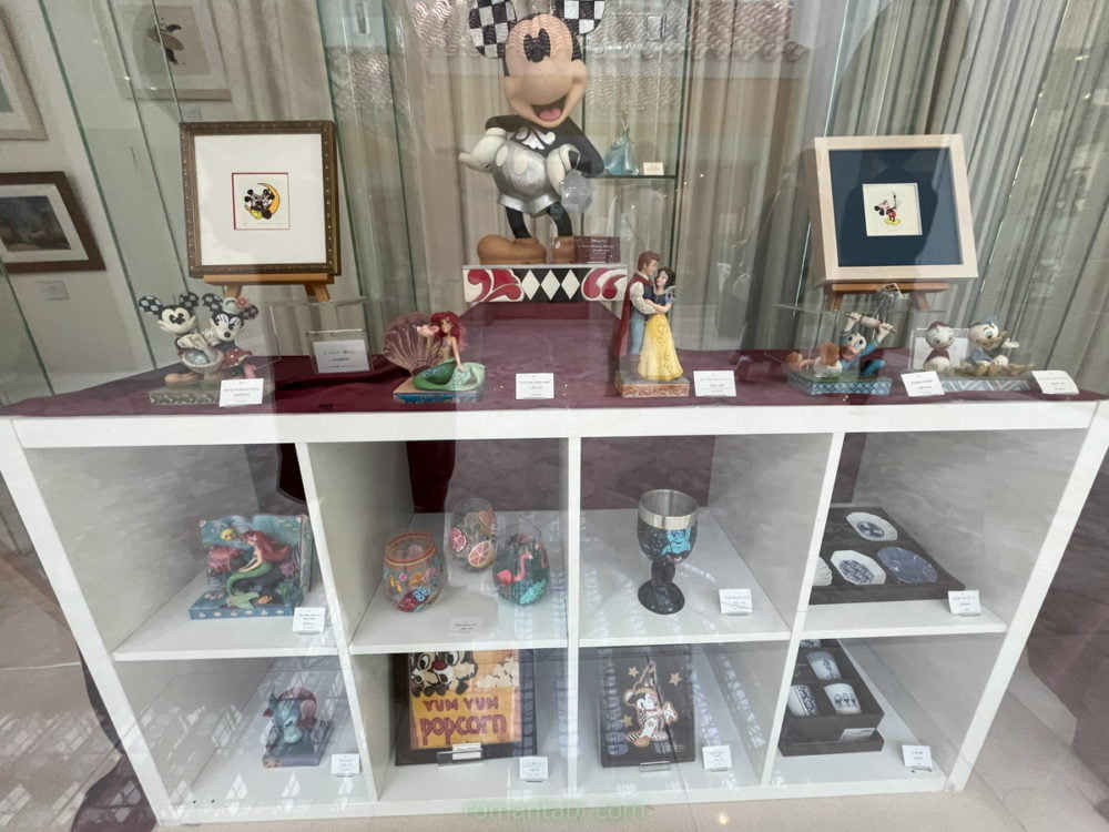 グランドニッコー東京ベイ舞浜のアートギャラリー エドムのディスプレイ