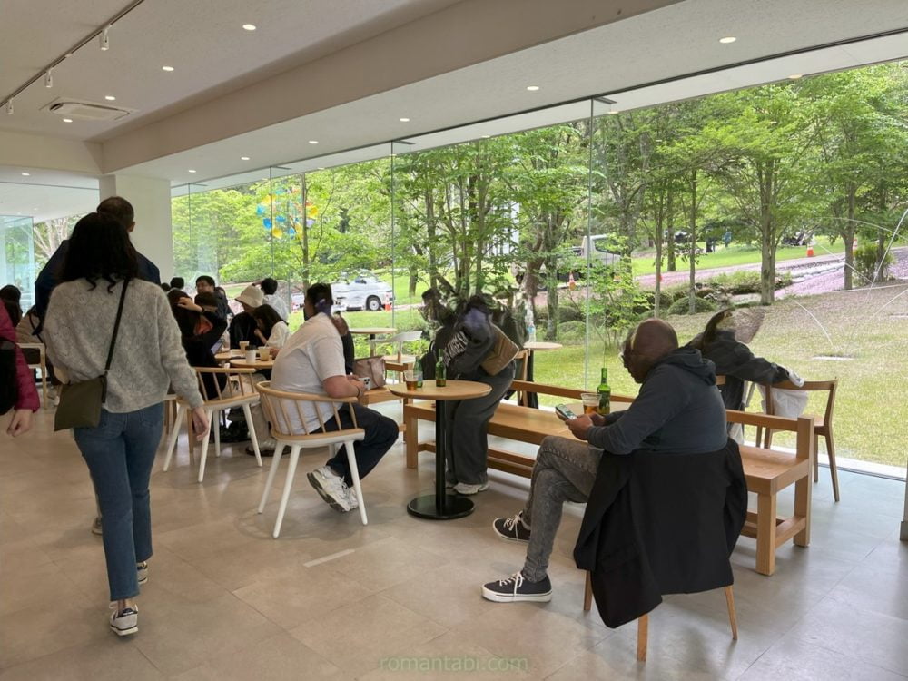 箱根彫刻の森美術館・The Hakone Open-Air Museum Café・テーブル席