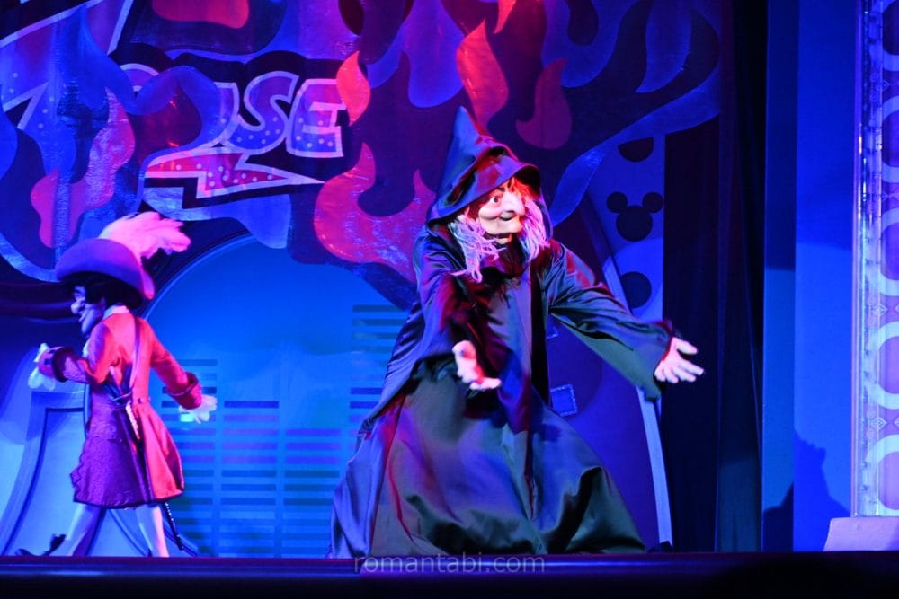 クラブマウスビートの邪悪な女王とフック船長