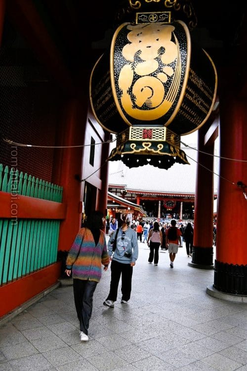 浅草寺・宝蔵門・提灯