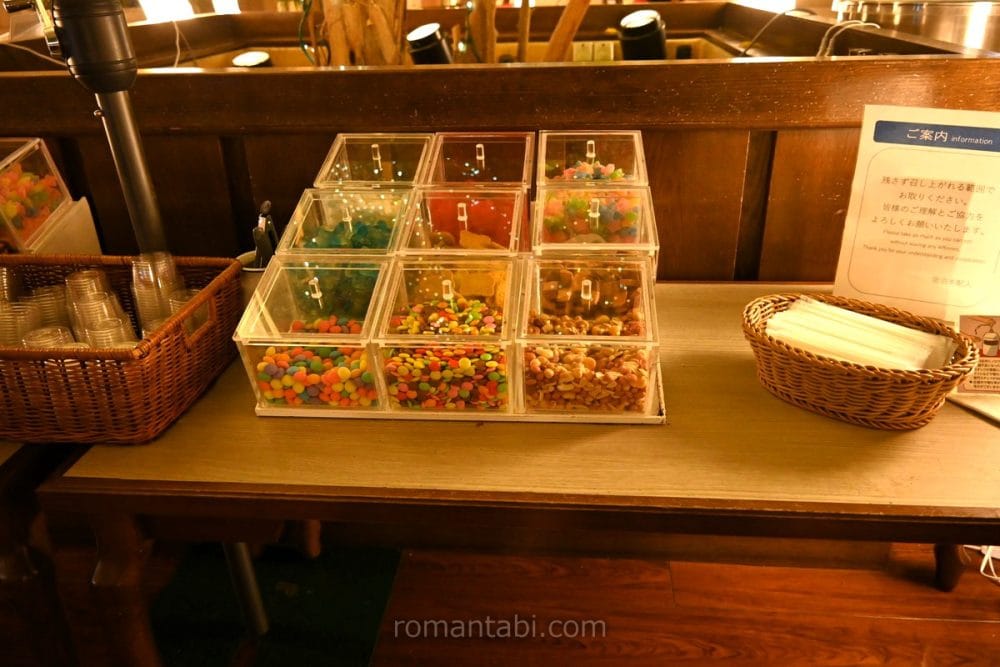 オリエンタルホテル東京ベイのラウンジのチョコレートやグミ