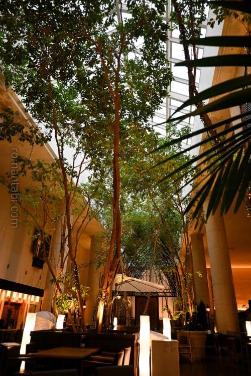 オリエンタルホテル東京ベイ・吹き抜け