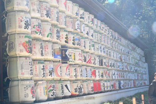明治神宮の酒樽/Sake barrels at Meiji Shrine