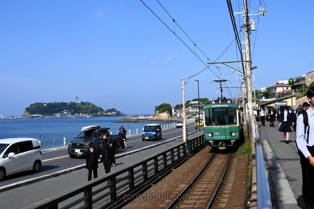 鎌倉高校前駅から踏切までの通学路