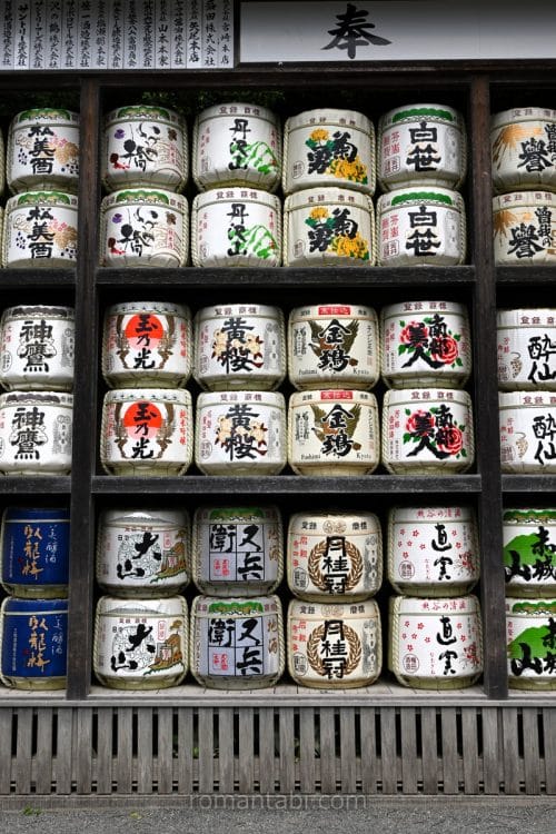 鎌倉・鶴岡八幡宮の酒樽