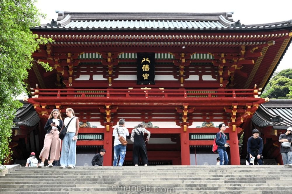 鎌倉・鶴岡八幡宮の大石段と本殿