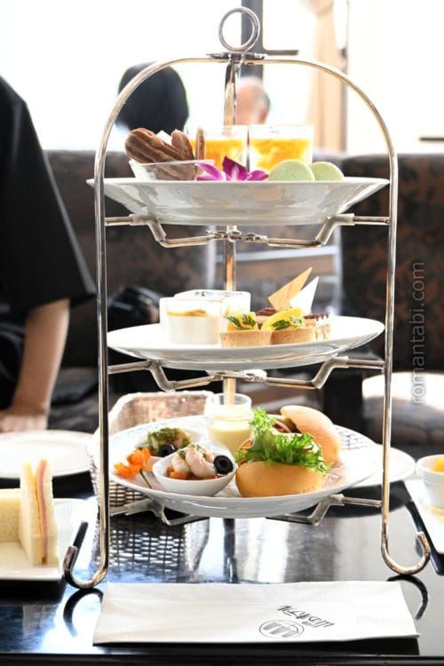 箱根・山のホテル・ラウンジの3段アフタヌーンティー