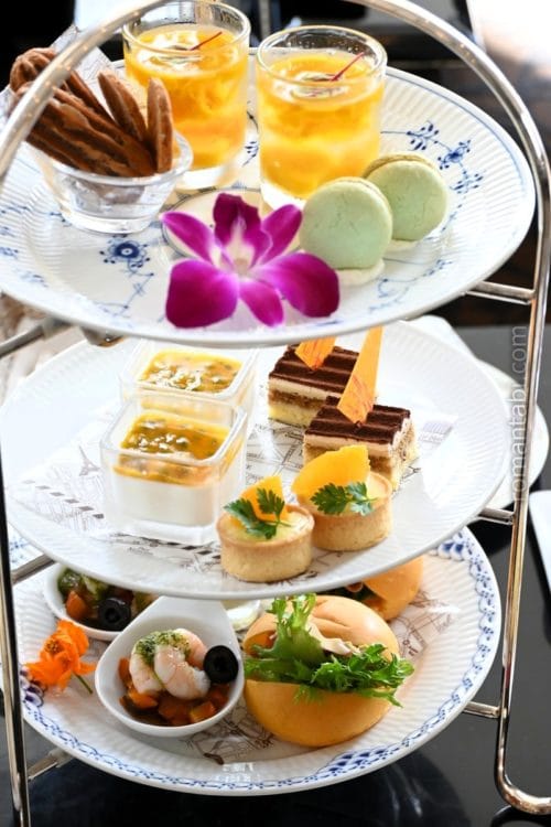 箱根・山のホテル・ラウンジの3段アフタヌーンティー