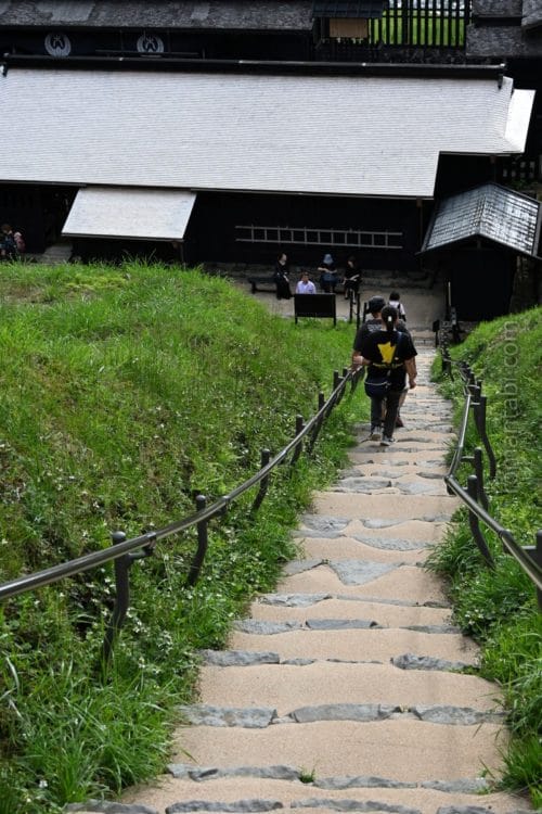 箱根関所の遠見番所に登る階段