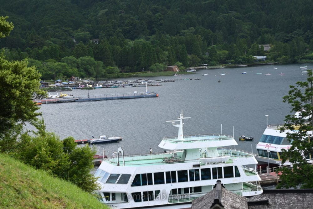 箱根関所の遠見番所から芦ノ湖を眺める