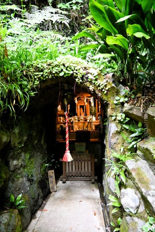 深澤銭洗弁財天の洞窟