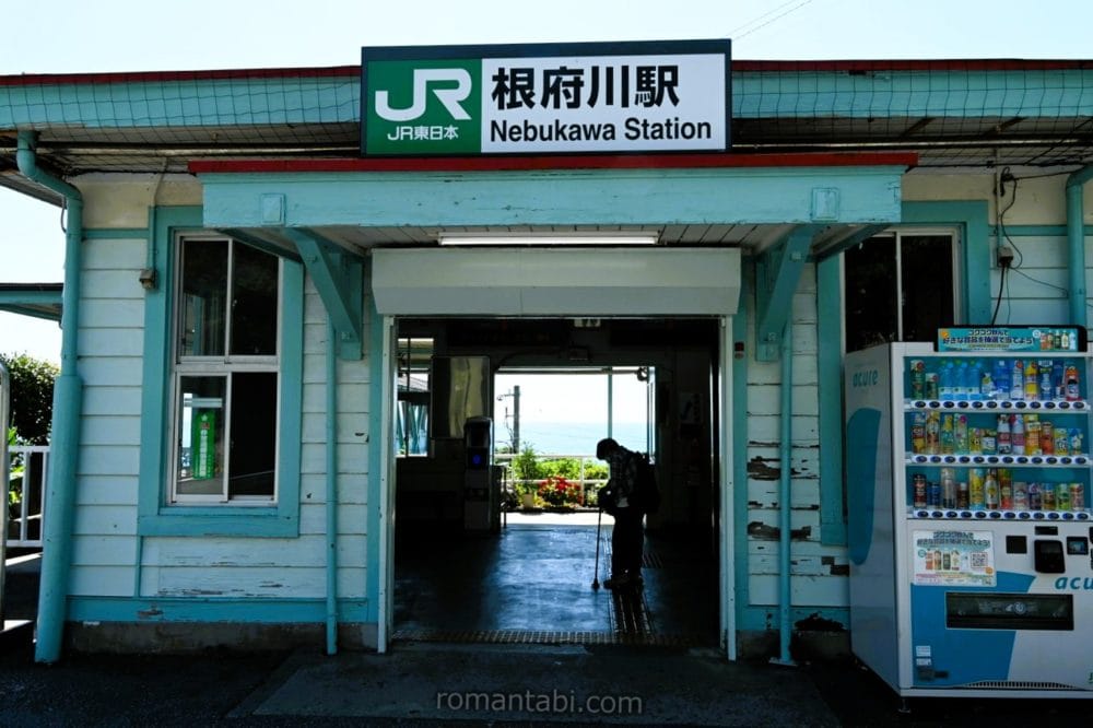 根府川駅の木造の駅舎