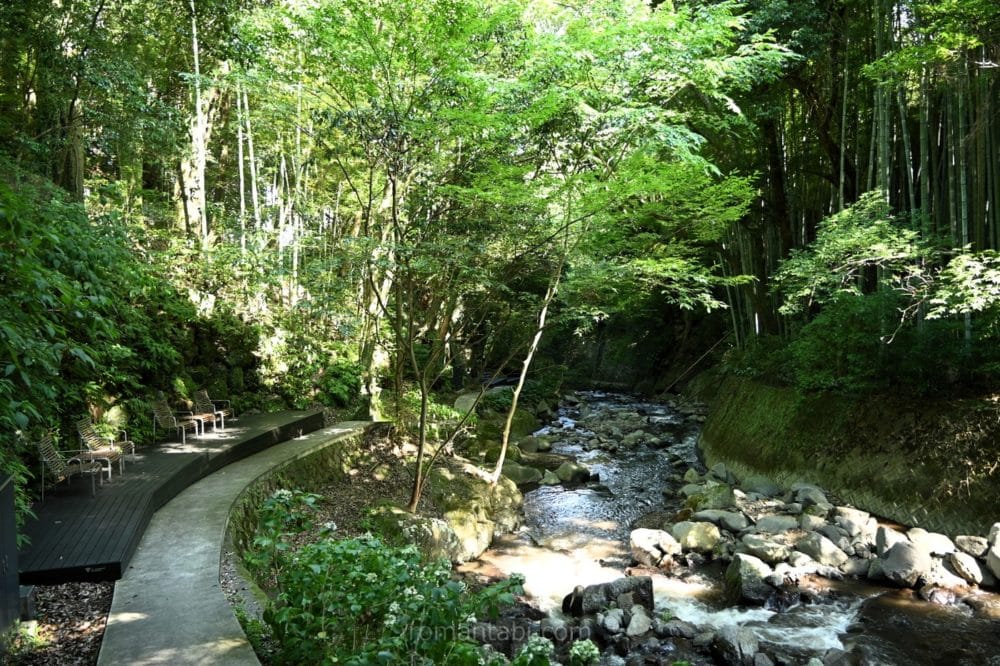 湯河原・万葉公園・テラスとせせらぎ